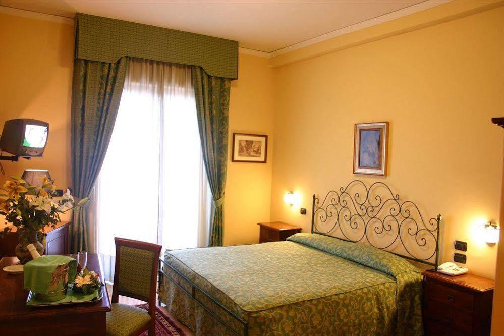 Hotel Primavera Dell'Etna Zafferana Etnea Exteriér fotografie